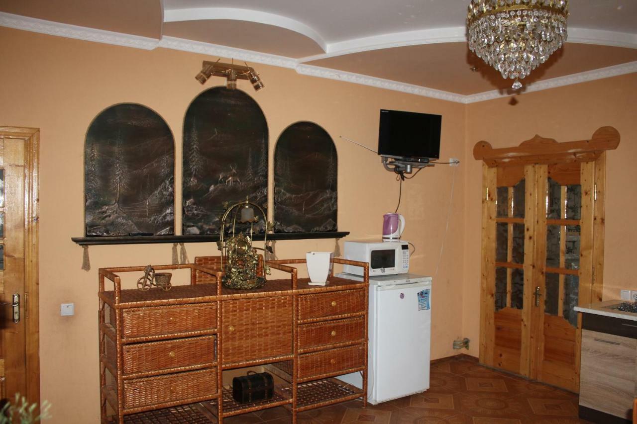 Золото Карпат Villa Yaremche Exterior photo